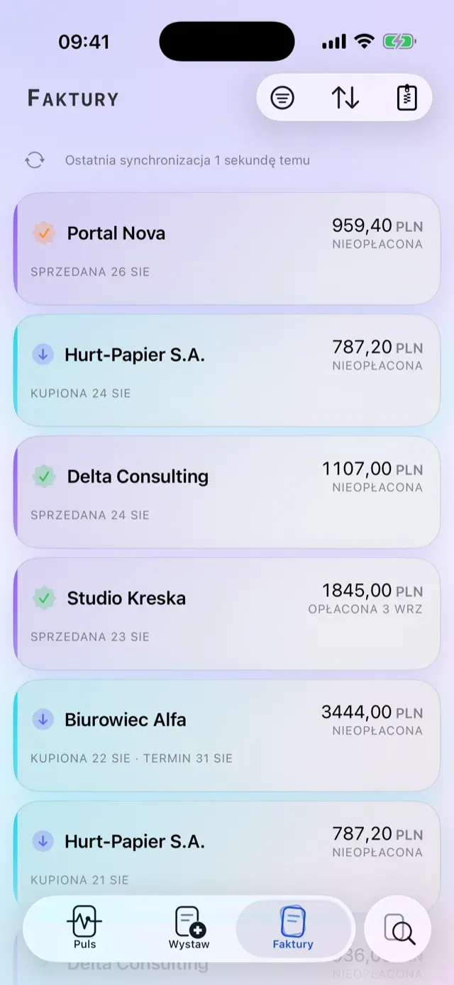Lista faktur w aplikacji Ksefly na iPhonie — sprzedaż i zakupy ze statusami KSeF